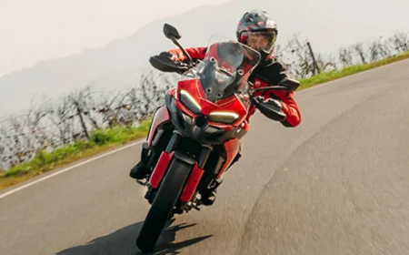 Ducati Multistrada V2 लॉन्च होने के बाद से छाई मार्केट में जानें फीचर्स और कीमत