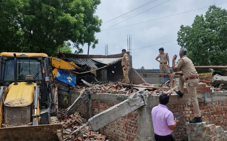 Noida Authority Action: अवैध निर्माण पर नोएडा प्राधिकरण का हथौड़ा, ₹2745 करोड़ की जमीन मुक्त; 25 FIR दर्ज