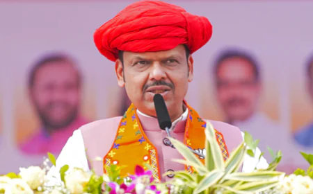 Fadnavis on Thackeray: 'उद्धव ने छोड़ा हिंदुत्व, राज ठाकरे बनेंगे सबसे बड़े लूजर', सीएम फडणवीस का ठाकरे बंधुओं पर सीधा हमला; 7000 रुपये के इनाम का भी जिक्र