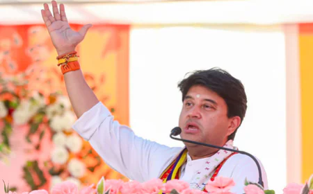 पूर्वोत्तर के 'अगरवुड' से महकेगी दुनिया! सिंधिया ने त्रिपुरा में किया ₹80 करोड़ की योजना का शिलान्यास, बिचौलियों का होगा खात्मा