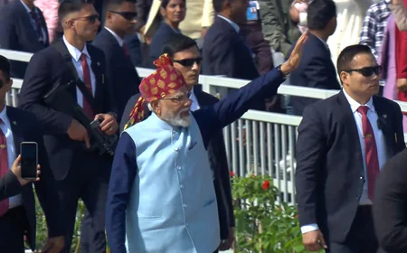 गणतंत्र दिवस पर फिर दिखा पीएम मोदी का 'खास अंदाज': प्रोटोकॉल तोड़कर कर्तव्य पथ पर पहुंचे लोगों के बीच, गूंजे 'मोदी-मोदी' के नारे
