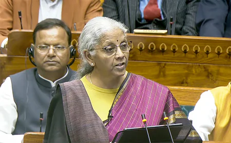 बजट 2026: बुनियादी ढांचे के लिए ₹12.2 लाख करोड़ का 'महा-बजट'; निर्मला सीतारमण ने बताया तीन 'कर्तव्यों' का मंत्र!