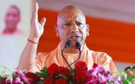 यूपी फार्मा कॉन्क्लेव 1.0: सीएम योगी का अखिलेश यादव पर तीखा हमला, बोले– सपा शासन में अराजकता चरम पर थी