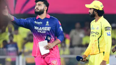 IPL 2026: रियान पराग की कप्तानी में राजस्थान रॉयल्स का टॉस जीतकर गेंदबाजी का फैसला; संजू सैमसन ने पीली जर्सी में किया डेब्यू