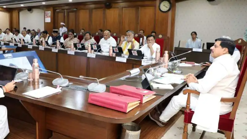 एमपी सरकार का ऐतिहासिक फैसला: मेडिकल कॉलेजों में मरीजों के परिजनों के लिए आवास सुविधा को मंजूरी