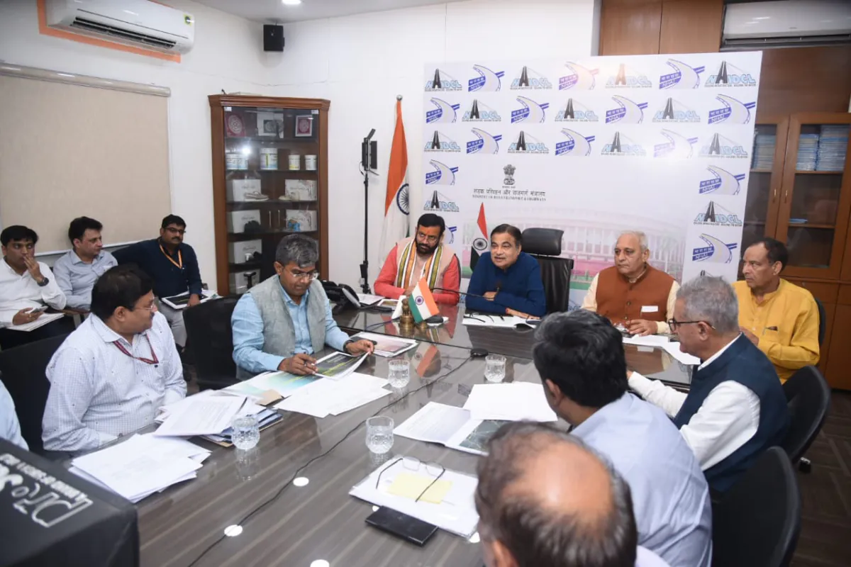 केंद्रीय मंत्री नितिन गडकरी ने की हरियाणा के विकास पर चर्चा, मुख्यमंत्री नायब सिंह सैनी को दी शुभकामनाएं
