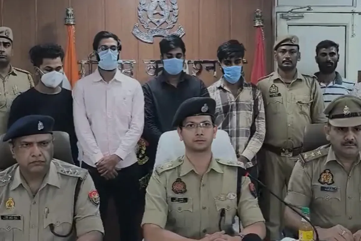 नोएडा: ब्लैक मनी को वाइट मनी बनाने के नाम पर ठगी करने वाले गिरोह का खुलासा