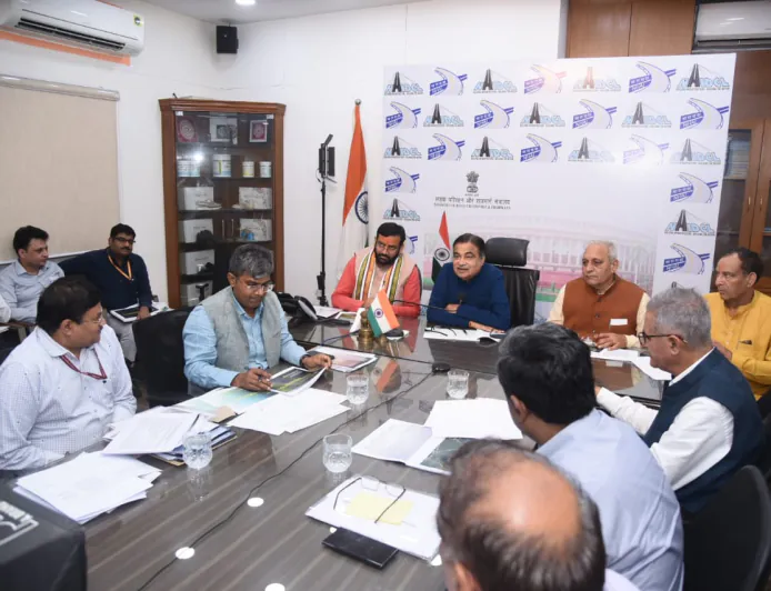 केंद्रीय मंत्री नितिन गडकरी ने की हरियाणा के विकास पर चर्चा, मुख्यमंत्री नायब सिंह सैनी को दी शुभकामनाएं