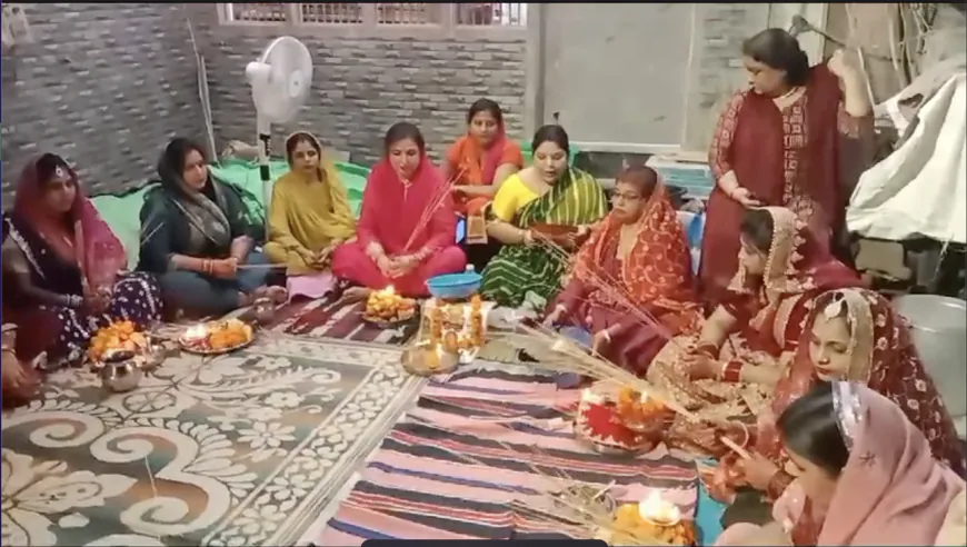 अयोध्या में सुहागिन महिलाओं ने बड़े धूमधाम से मनाया करवा चौथ