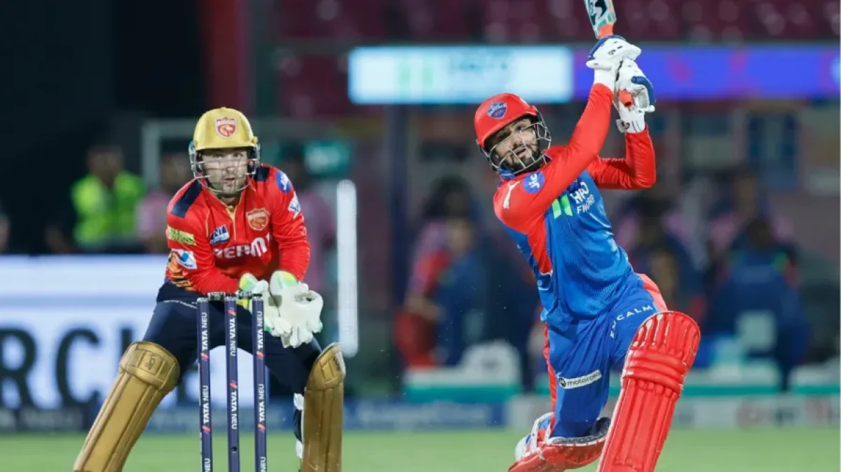 IPL प्लेऑफ की रेस: दिल्ली ने पंजाब को हराया, RCB को मिला बड़ा फायदा
