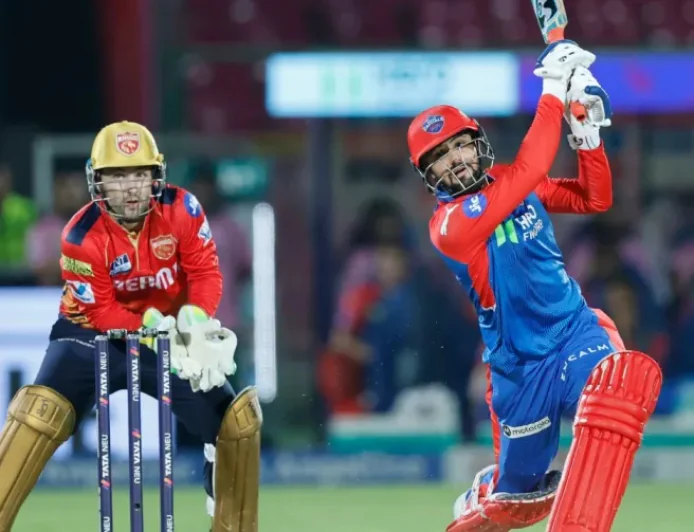 IPL प्लेऑफ की रेस: दिल्ली ने पंजाब को हराया, RCB को मिला बड़ा फायदा