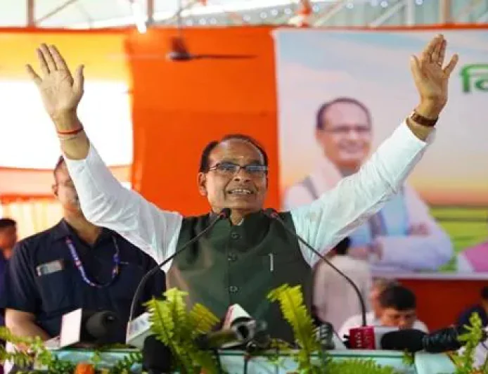 पिपरा कोठी में किसान सम्मेलन: शिवराज सिंह चौहान बोले – आधुनिक खेती से ही बढ़ेगी किसानों की आय