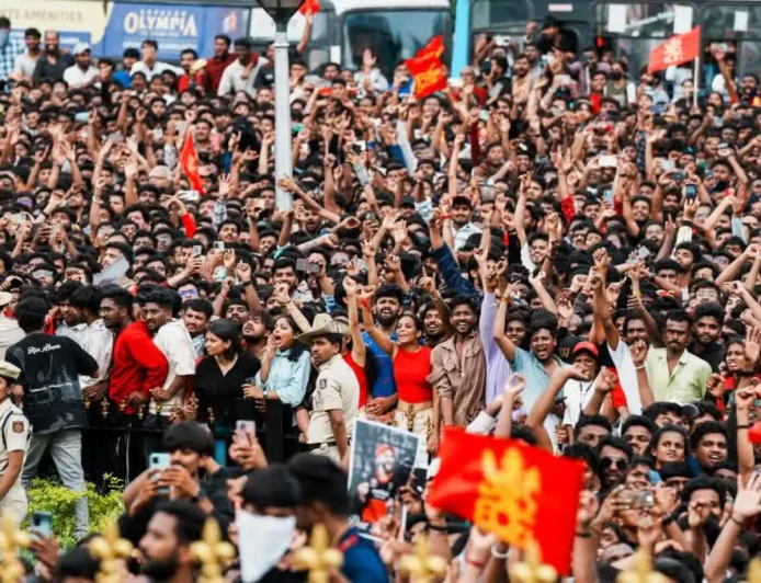 RCB की ऐतिहासिक जीत बना मातम: चिन्नास्वामी स्टेडियम के बाहर भगदड़ में 11 की मौत, 33 घायल