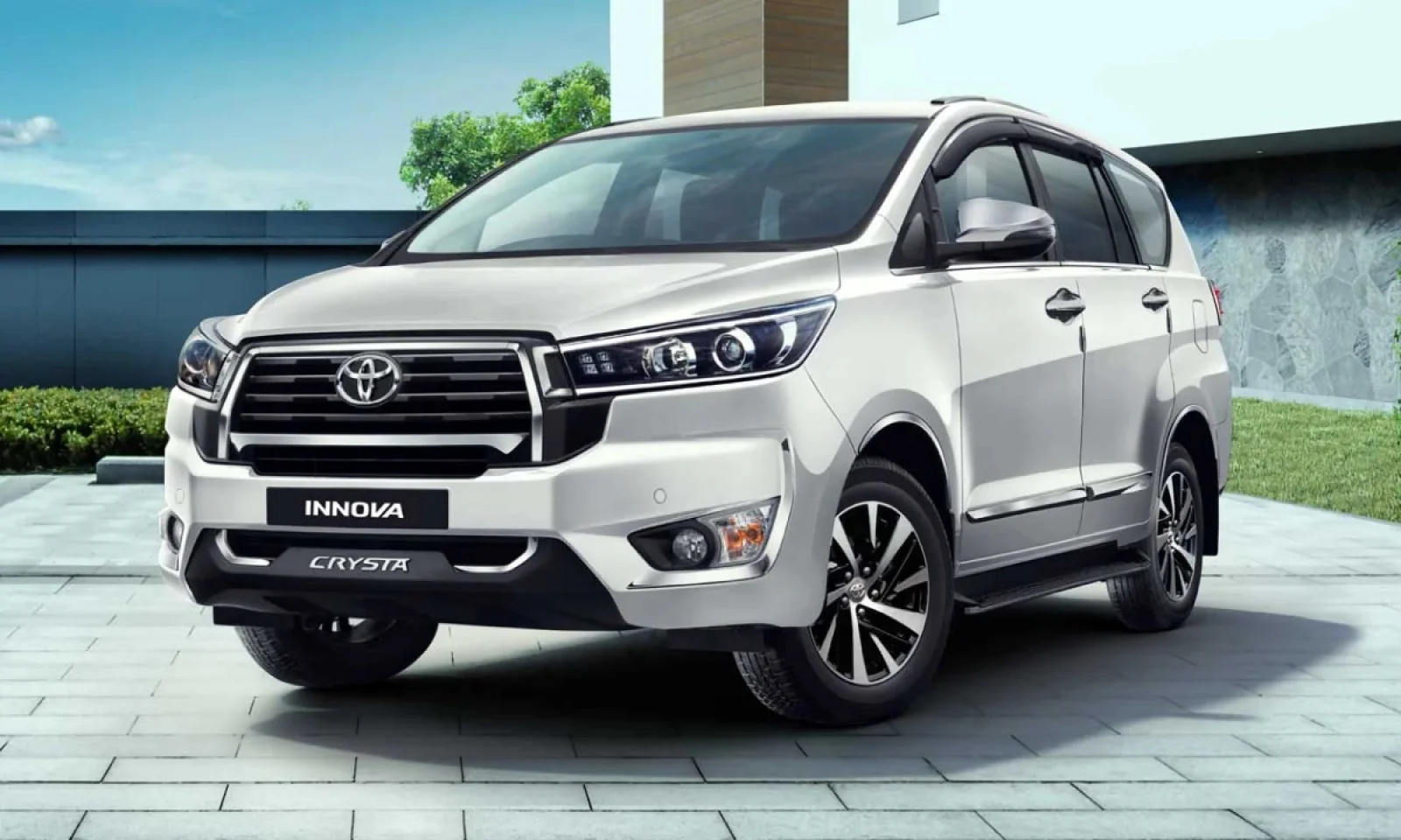 Toyota Innova Crysta 2025 लॉन्च ₹19 लाख में मिलेगा दमदार इंजन और शानदार लक्ज़री इंटीरियर्स