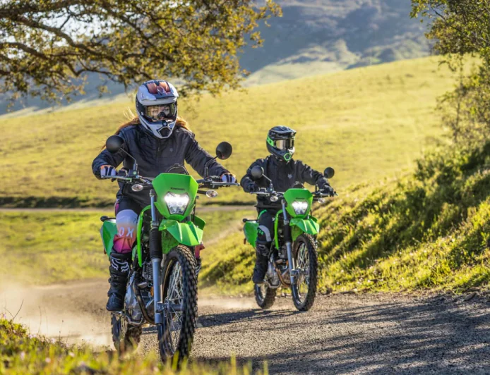 इंतजार हुआ खत्म Locally-built Kawasaki KLX230 हुई लॉन्च , ऑफ रोडिंग में देगी टक्कर