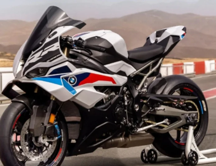 भारत में लॉन्च हुई BMW S 1000 RR बाइक दमदार इंजन के साथ मिलेंगे हाई-टेक फीचर्स