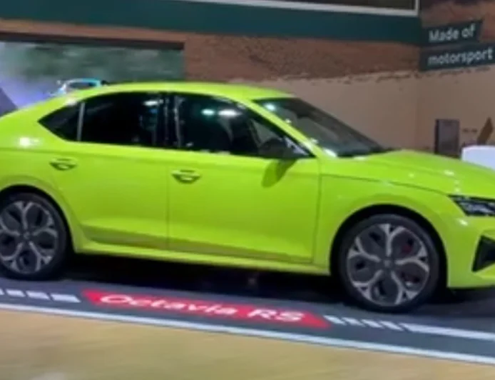 स्कोडा ऑक्टेविया आरएस 2025 जल्द आयेगी भारत में लॉन्च डेट आई सामने , जानें डिटेल्स