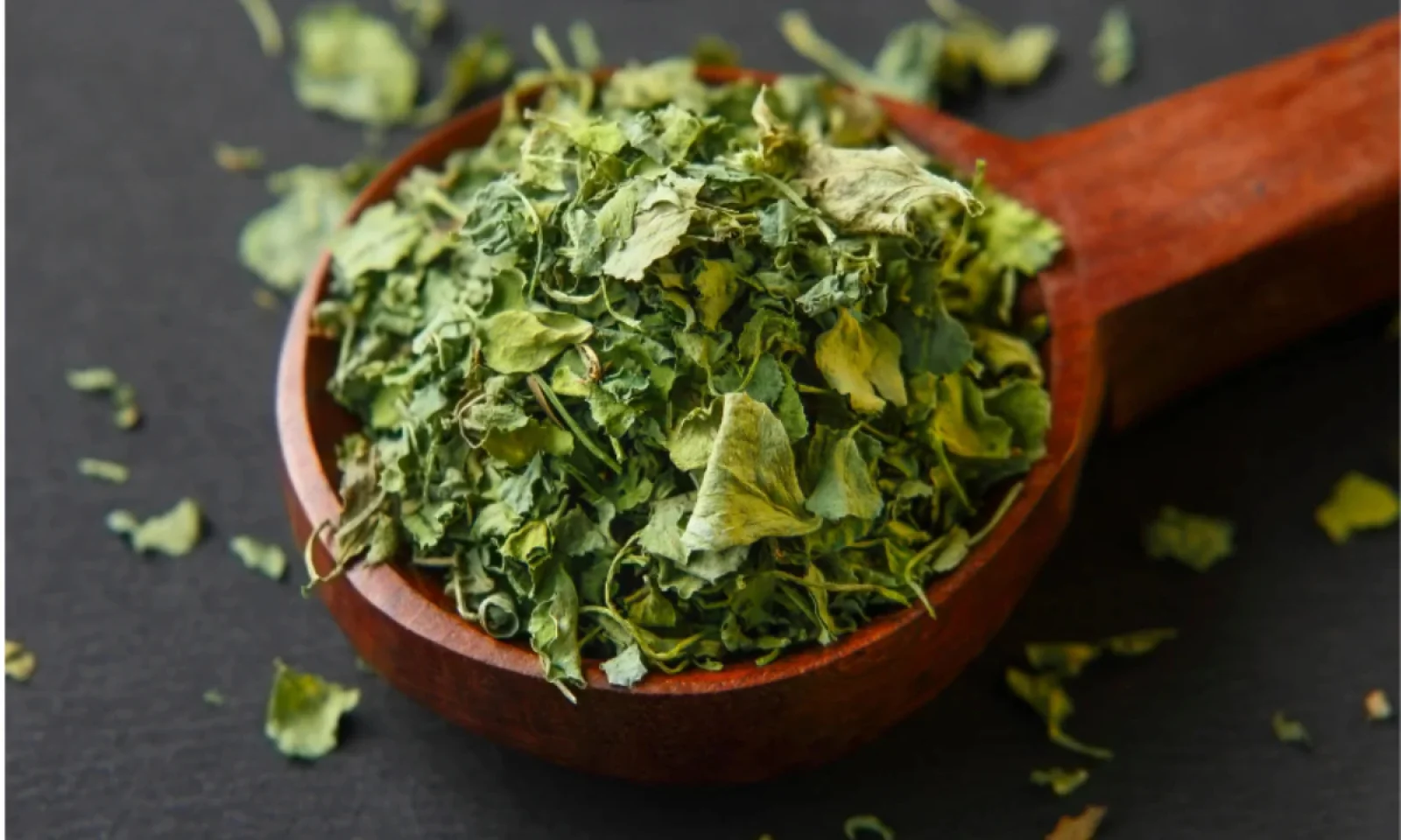 जानें कसूरी मेथी के गुण और इस से होने वाले फायदे और इस के साइड इफेक्ट्स डिटेल्स में