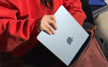 Macbook Air M4 Croma ब्लैक फ्राईडे सेल में मिल रहा तगड़े डिस्काउंट के साथ