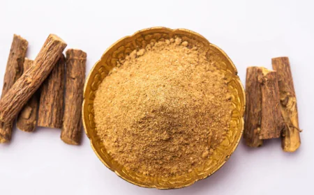 मुलेठी पाउडर के जबरदस्त फायदे सुन रह जाएंगे हैरान साथ ही रखें कुछ सावधानियां