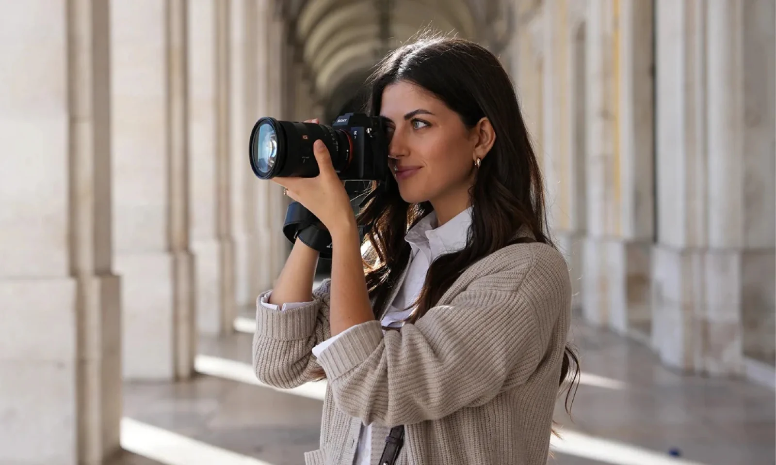 Sony α7 V फुल-फ्रेम हाइब्रिड कैमरा फ्लेक्सिबल शूटिंग के लिए रहेगा शानदार