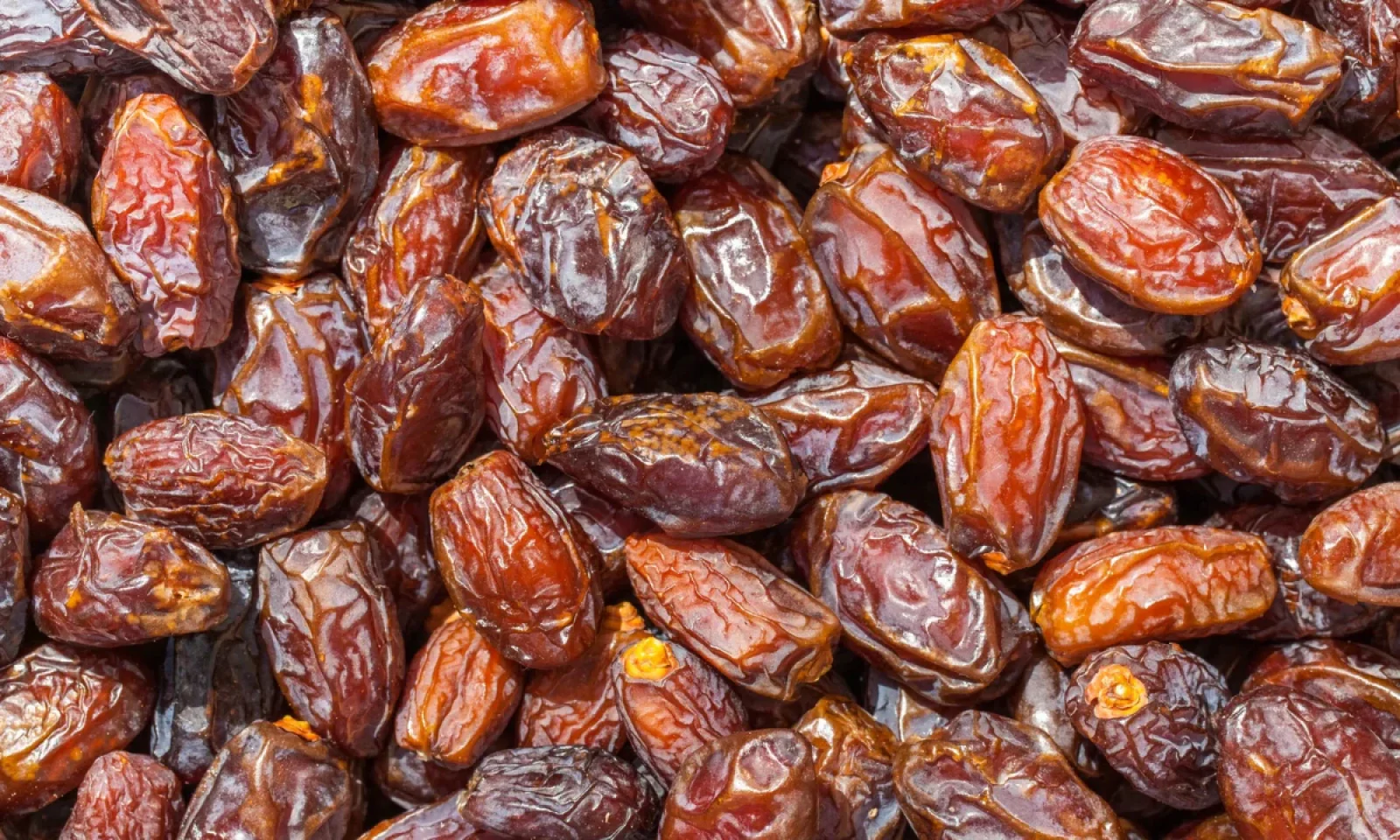 छुहारे को डाइट में शामिल करने के होंगे कई फायदे जाने कैलोरीज़ और तासीर