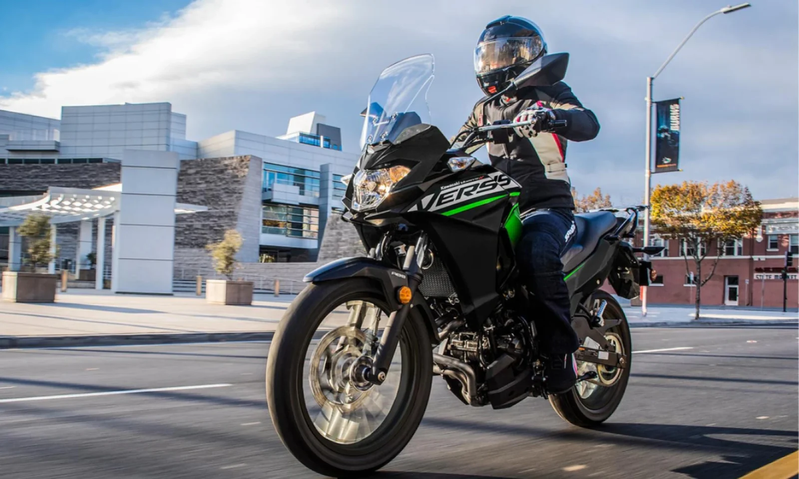 कावासाकी वर्सिस-एक्स 300 पर मिल रही है शानदार छूट ऑफर लिमिटेड टाइम तक