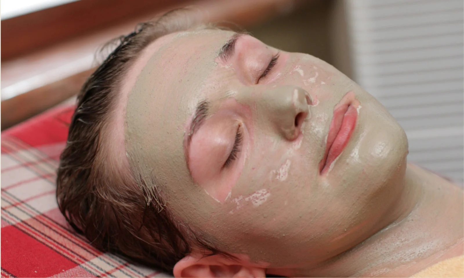 अब घर पर ही बनाएं होममेड ब्लीच महिलाओं के लिए बहुत ही आसान तरीका