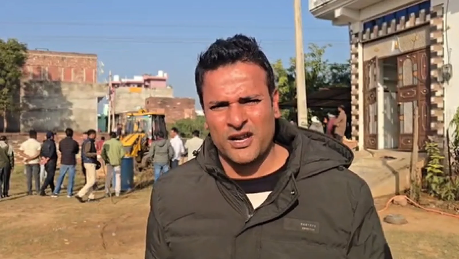 करौली में चला नगर परिषद का पीला पंजा: बरसों पुराना अतिक्रमण ध्वस्त, विरोध के बावजूद साफ हुआ मुख्य रास्ता