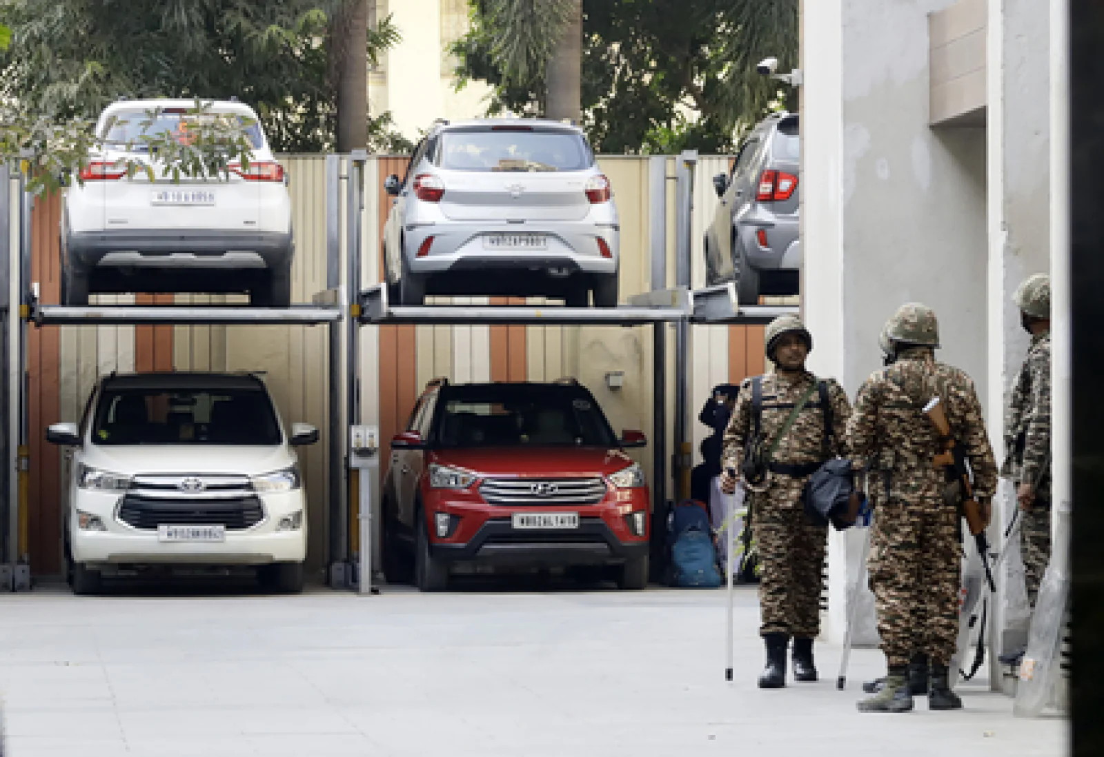 आई-पैक को-फाउंडर के घर पहुंची कोलकाता पुलिस, छापेमारी करने वाले ED अधिकारियों की पहचान शुरू; बढ़ सकता है तनाव