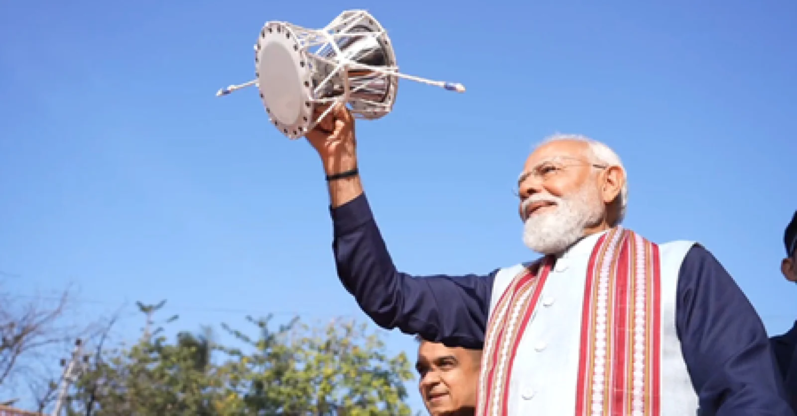 सोमनाथ में पीएम मोदी ने बजाया डमरू, बोले- 'हजार साल पहले आततायी सोच रहे थे जीत लिया, आज हमारी ध्वजा दे रही जवाब'