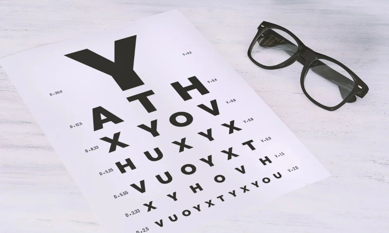 आईसाइट बढ़ाने के लिए अपनी लाइफस्टाइल में शामिल करें योग और विटामिन फूड