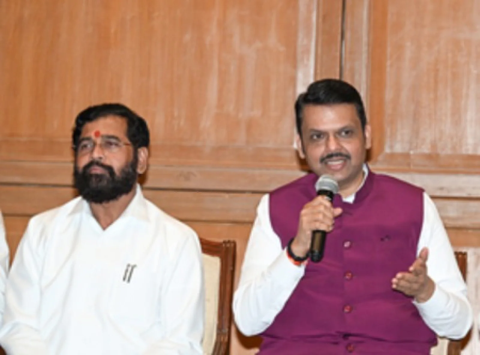 ठाणे, कल्याण और उल्हासनगर में महायुति का होगा मेयर; शिंदे गुट ने मनसे से मिलाया हाथ, क्या भाजपा को लगेगा झटका?