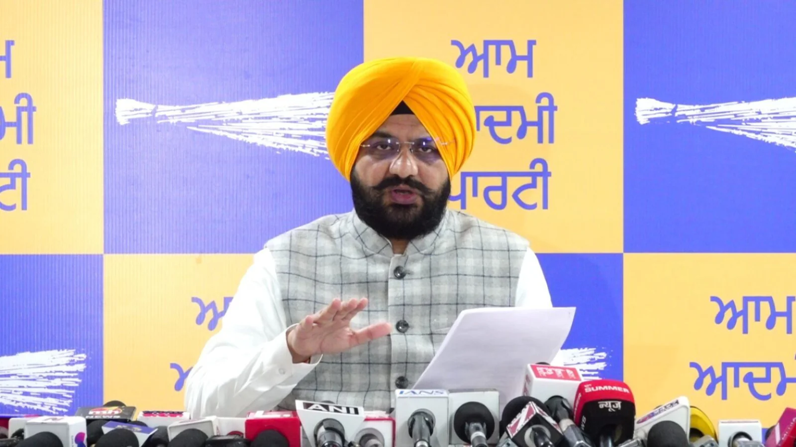 पंजाब में बनेंगे 3,100 ग्रामीण खेल मैदान, मंत्री सौंद की भ्रष्टाचार पर दो टूक- 'झूठी रिपोर्टिंग की तो खैर नहीं'