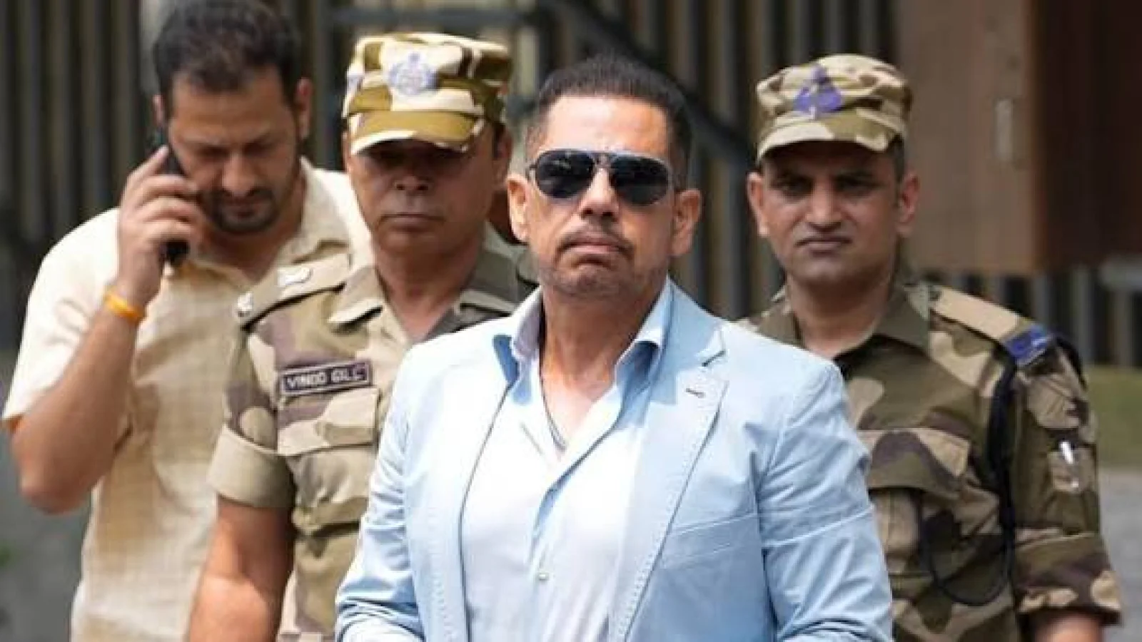 Robert Vadra Case: रॉबर्ट वाड्रा की मुश्किलें बढ़ीं? संजय भंडारी मनी लॉन्ड्रिंग केस में चार्जशीट पर आज आ सकता है फैसला; जानें क्या है 58 करोड़ का कनेक्शन