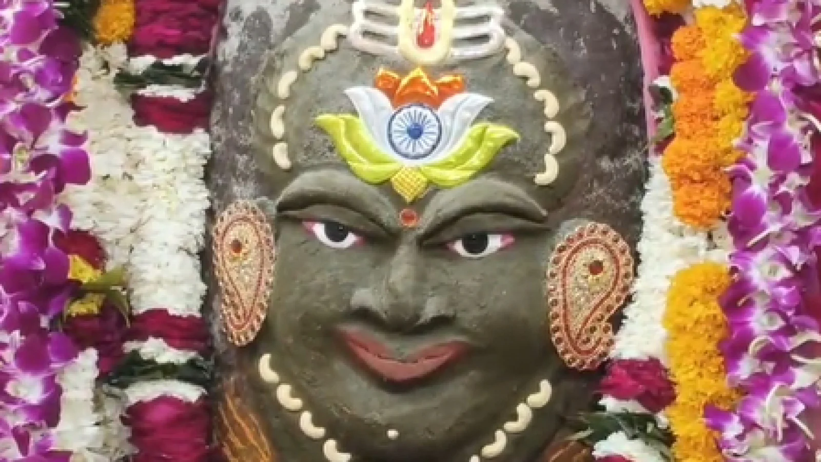 राष्ट्रभक्ति के रंग में रंगे बाबा महाकाल! शिखर पर तिरंगा लाइट और मस्तक पर तिरंगा तिलक; उज्जैन के डॉ. नारायण व्यास को मिला पद्मश्री