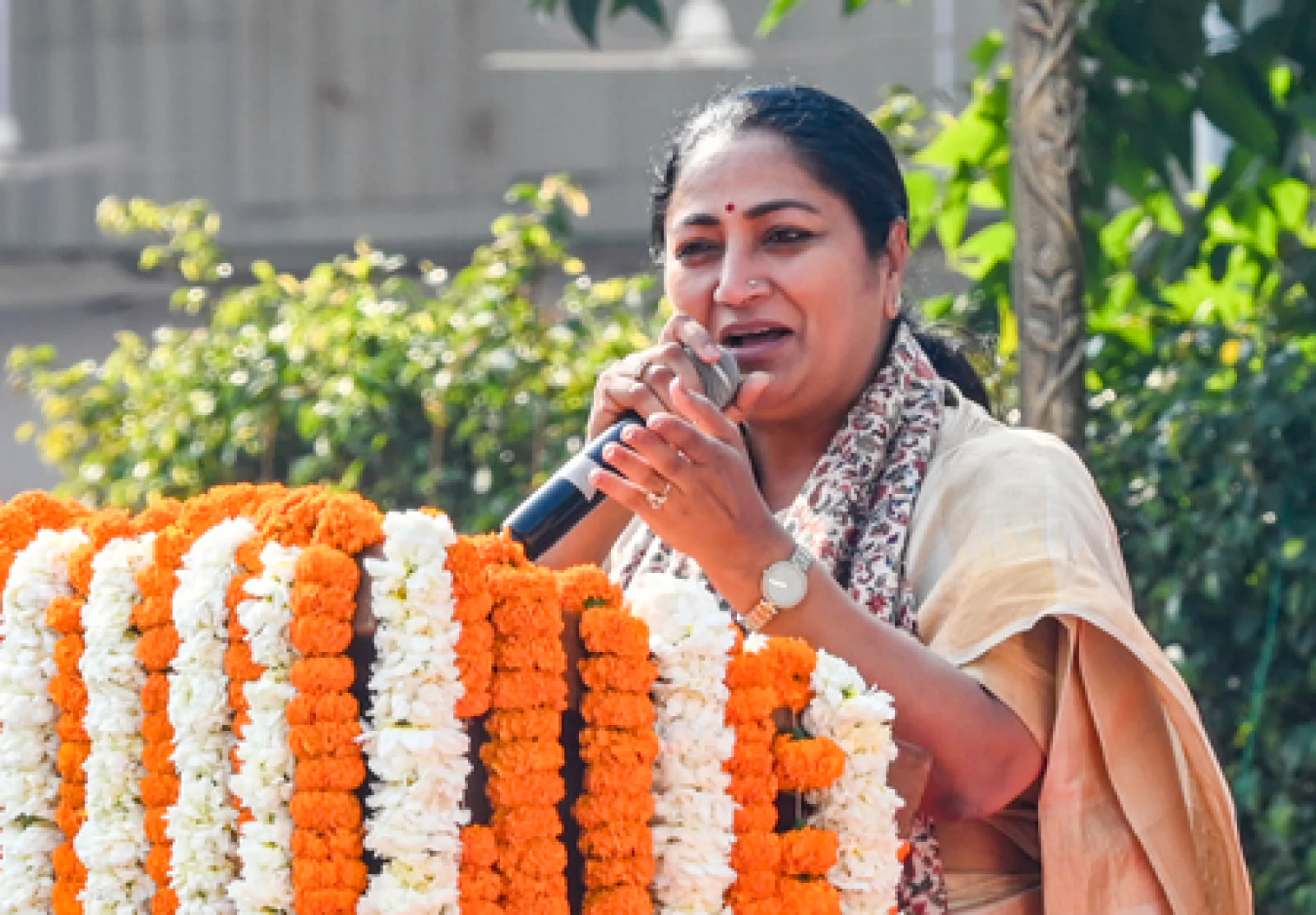 दिल्ली में बिना गारंटी मिलेगा ₹10 करोड़ तक का बिजनेस लोन: CM रेखा गुप्ता ने शुरू की ऐतिहासिक योजना, जानें किसे और कैसे मिलेगा फायदा?