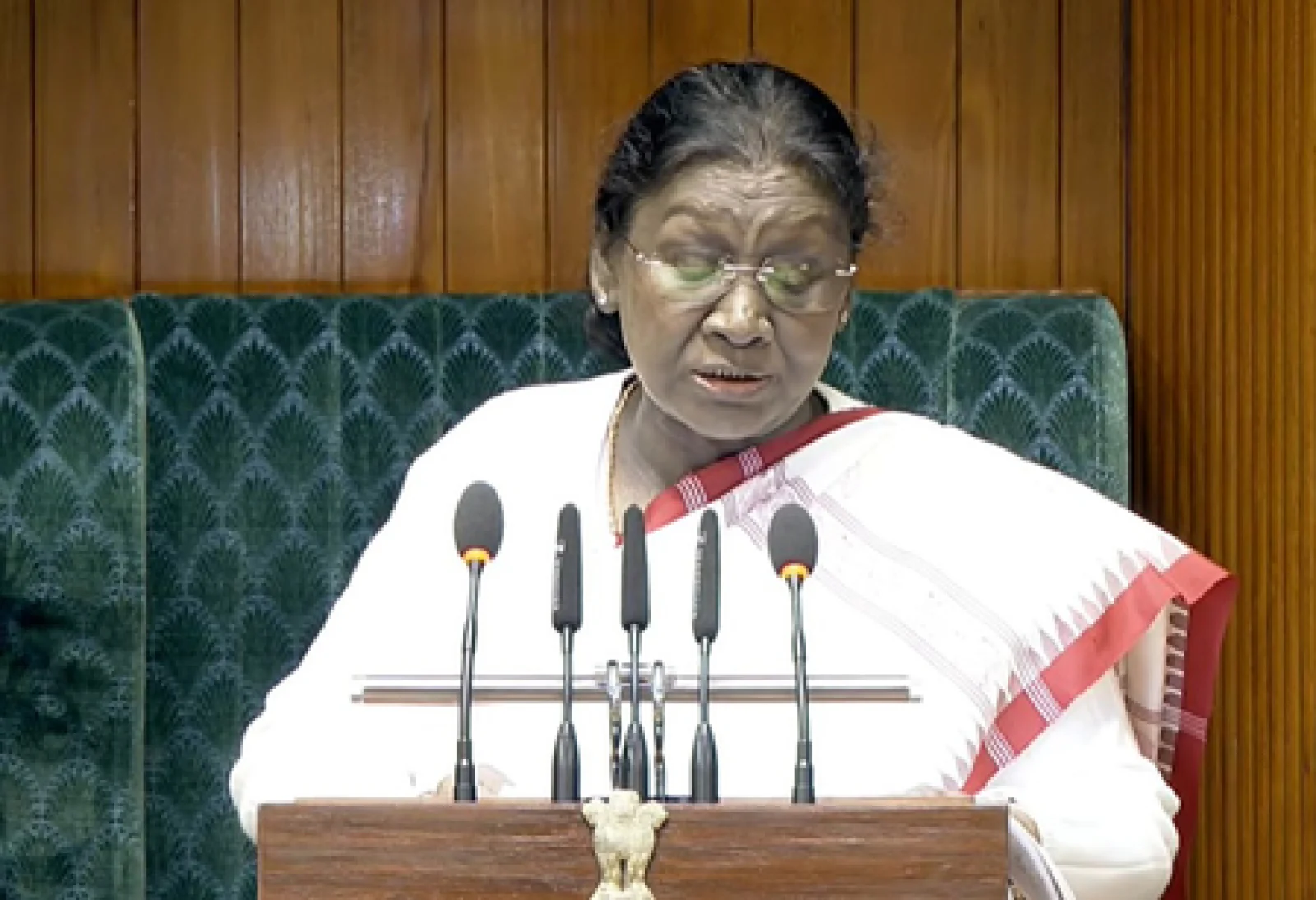 संसद में गूँजा 'ऑपरेशन सिंदूर' का शौर्य: राष्ट्रपति मुर्मू का बड़ा एलान,अब सिर्फ 3 जिलों तक सिमटा माओवाद, आतंकियों के अड्डों को घर में घुसकर किया ध्वस्त!