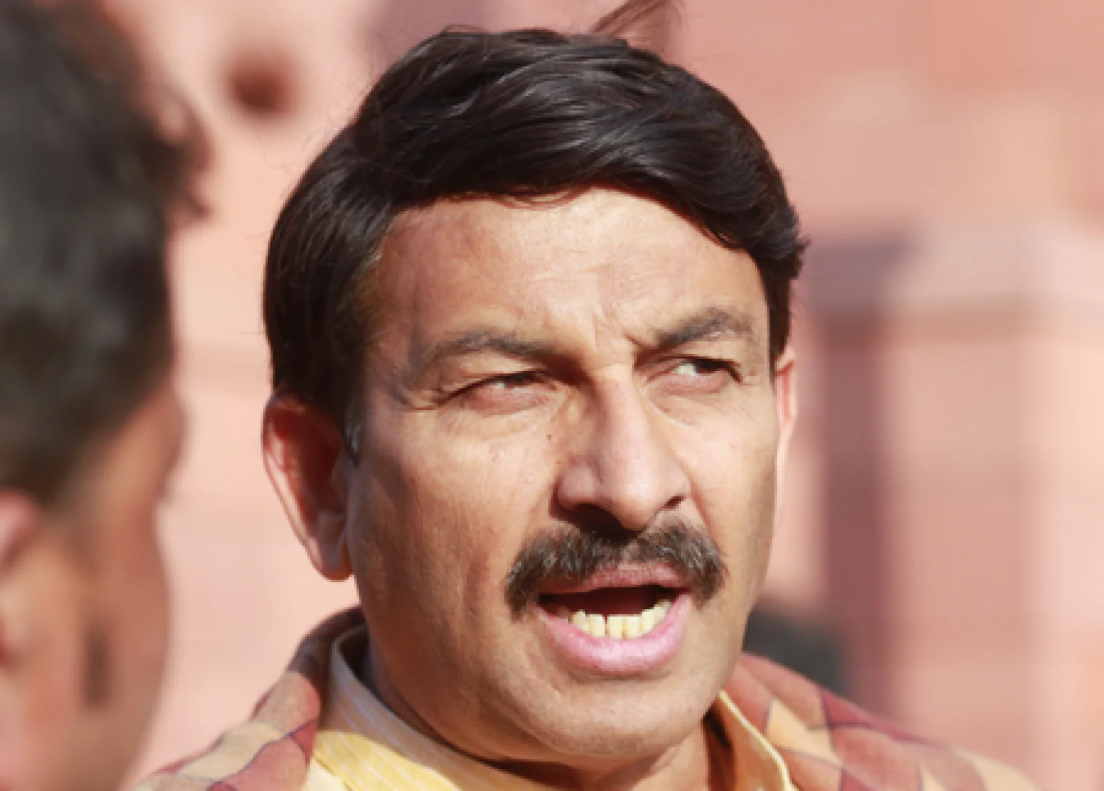 पर्दे से संसद तक मनोज तिवारी: जब योगी आदित्यनाथ के 'फैन' को उन्हीं के खिलाफ चुनाव में उतारा; अमर सिंह ने रातों-रात बदला था करियर!