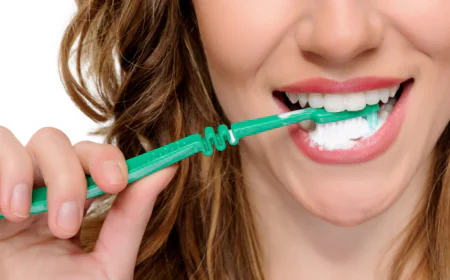 डेली ब्रश ना करने की लापरवाही से हो सकते है पार्किंसन डिजीज के शिकार