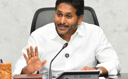 Andhra Politics: जगन रेड्डी का चंद्रबाबू सरकार पर तीखा हमला, बोले- 'बेरोजगारी भत्ता और फीस न देकर युवाओं की पीठ में घोंपा छुरा'