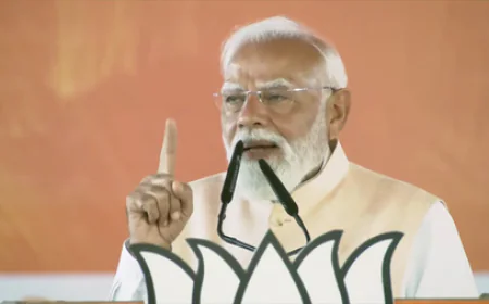 PM Modi in Malda: 'घुसपैठियों के कारण बिगड़ रहा बंगाल का संतुलन', मालदा में गरजे पीएम मोदी; CAA और शरणार्थियों पर दिया बड़ा बयान