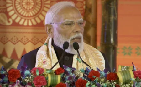 PM Modi in Assam: 'जहाँ कभी गोलियां चलती थीं, आज वहां संगीत गूंज रहा है', असम में बोले पीएम मोदी; घुसपैठ और कांग्रेस पर किया तीखा प्रहार