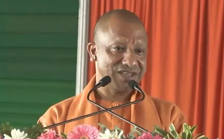 नए उत्तर प्रदेश का नया गोरखपुर: सीएम योगी ने किया फ्लाईओवर का उद्घाटन, दंगाइयों और माफियाओं को दी कड़ी चेतावनी