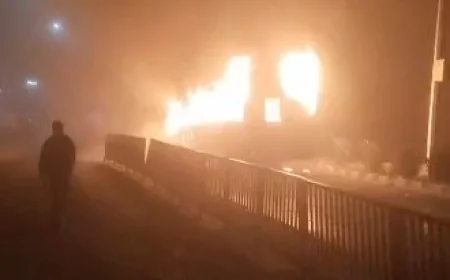 बीकानेर बस हादसा: धू-धू कर जल उठी स्लीपर बस, इमरजेंसी एग्जिट ने टाला 'मौत का तांडव'