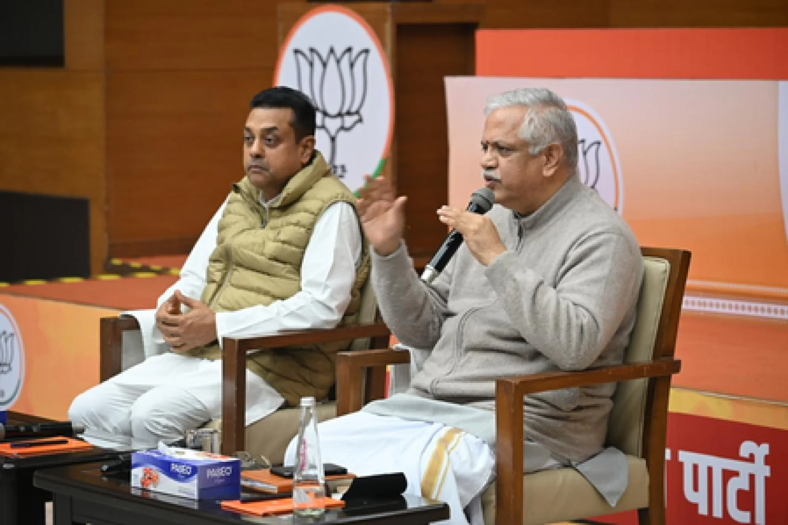 मणिपुर में नए मुख्यमंत्री चुनने की प्रक्रिया शुरू: भाजपा ने तरुण चुघ को बनाया केंद्रीय पर्यवेक्षक, दिल्ली में विधायकों की बैठक