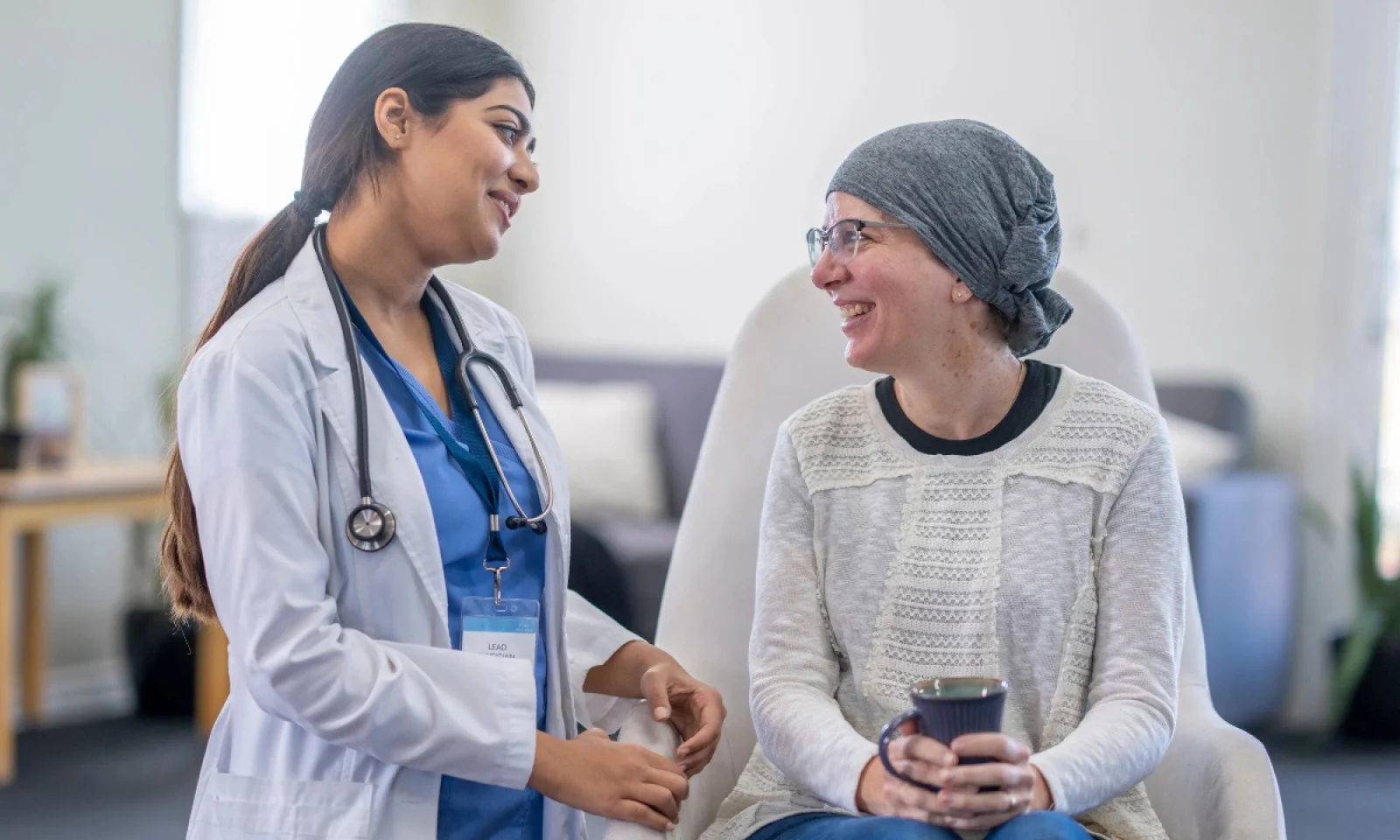 वर्ल्ड कैंसर डे 2026 पर पहचानें इसके शुरुआती लक्षण और जानें जरूरी बचाव के उपाय