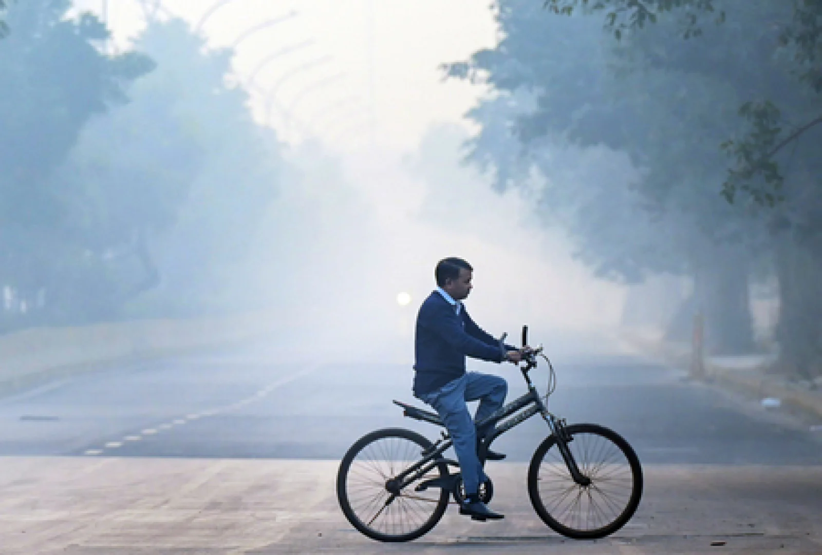 NCR में मौसम का 'डबल अटैक': सुबह-शाम गलन और दिन में धूप, अस्पतालों में बढ़ी मरीजों की संख्या