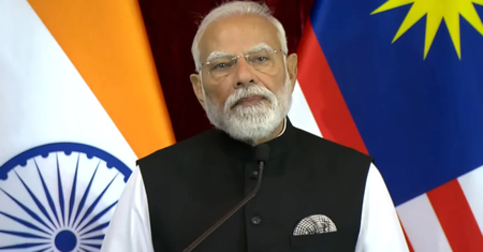 PM मोदी का मलेशिया दौरा: 30 लाख भारतीयों को मिला 'लिविंग ब्रिज' का सम्मान, UPI से बढ़ेगी दोस्ती