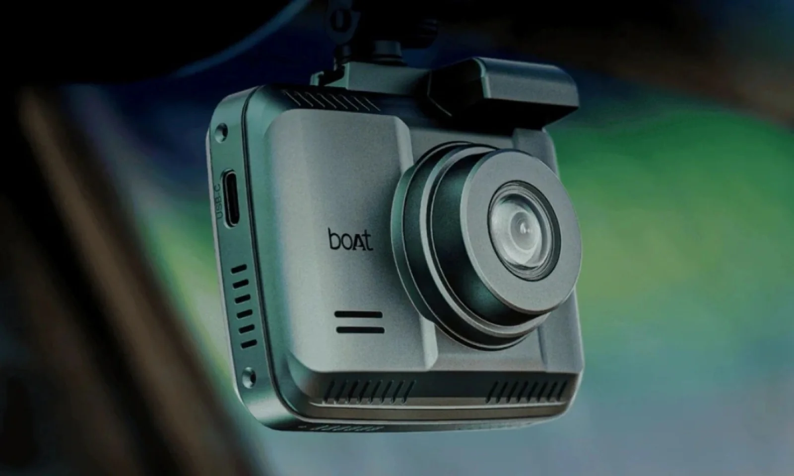 boAt HIVE Dashcam F1 डुअल चैनल डैशकैम वॉइस कमांड फीचर्स के साथ हुआ लॉन्च